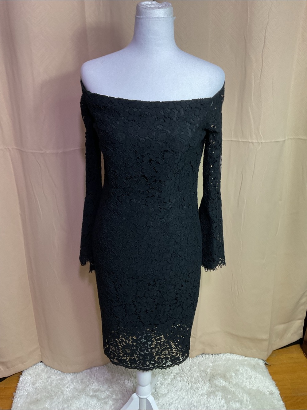 Bardot Solange Off Shoulder Lace Dress - Picture 3 of 14